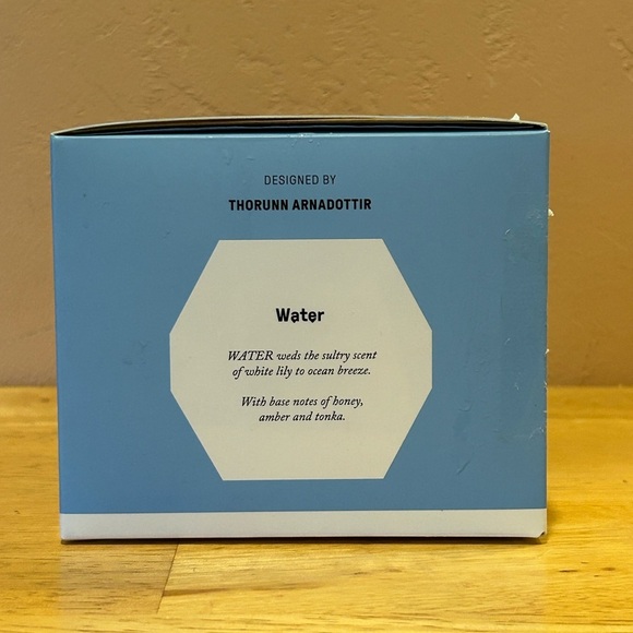54 Celsius Water Elements Candle. Wite Lily & Ocean Breeze Scented. New In Box. - Picture 5 of 8
